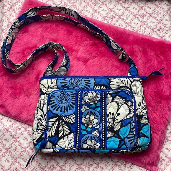 Vera Bradley Crossbody - Picture 1 of 7